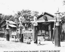 Pioneer_03 Cuba Gas Station Station operated by Jonnie Allen; Bldg standing(3/27/2001) with additions;Note Bolivar on pumps; Had to operate between 1934 & 1946-Refinery...