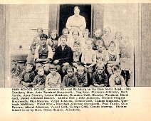 26 Pink School House - East Notch Road 1922-students