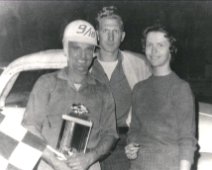 Whitey10 L-R: Dean Layfield, Unknown, Trophy girl, Floy Miller (Donovan) at Sportsman Raceway - Mills, PA