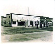 centralfillingAllentown CENTRAL FILLING STATION - A gas station, grocery & lunch stop. Torn down in the 1960's or 1970's.