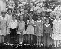 Petrolia_School At 1st publication of above photo, the only known name of student is Eleanor Kruger-Cott, front far right. Assistance of names is needed. As visibile, the year...