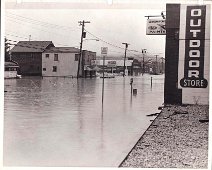 1972 Flood- Dick Neal Images