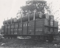 Shawmut32 DTEEL FRAMED GONDOLA W/LOGS - Coal was usually hauled in these cars